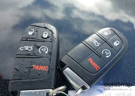 2023 Chrysler 300 300C из США, поврежденный, VIN 2C3CCAPJXPH501898